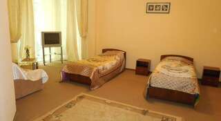 Гостиница Славянка Белгород Двухместный номер с 1 кроватью или 2 отдельными кроватями и общей ванной комнатой-6