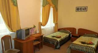 Гостиница Славянка Белгород Двухместный номер с 1 кроватью или 2 отдельными кроватями и общей ванной комнатой-11