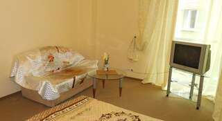 Гостиница Славянка Белгород Двухместный номер с 1 кроватью или 2 отдельными кроватями и общей ванной комнатой-3